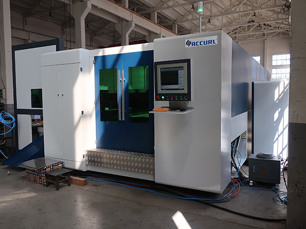 Строј за резање ласерског ласера 3000В са двоструким измјењивачем палета